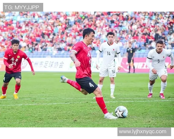 广东梅县足球明星的崛起与发展:从地方小将到全国瞩目球员的奋斗历程